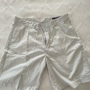 Vineyard Vines Men's Flat Front Shorts - Light Gray